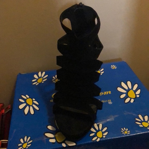 Shoes - Picture 2 of 2